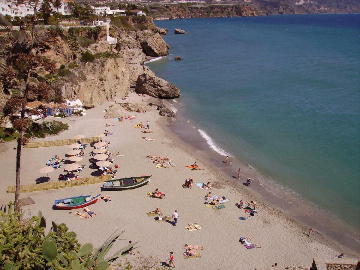 Rico Apartaments Parador Nerja Bagian luar foto