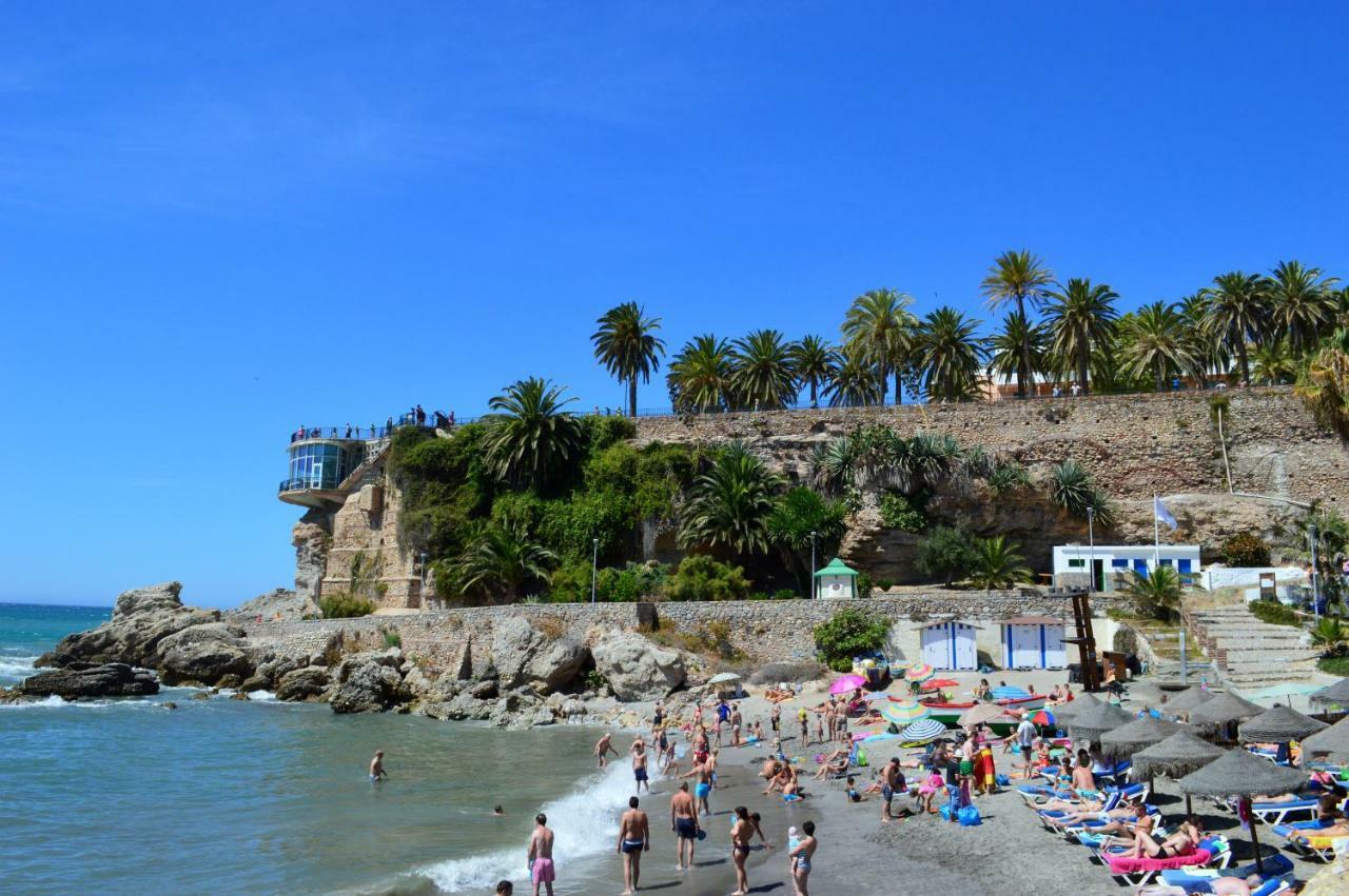 Rico Apartaments Parador Nerja Bagian luar foto