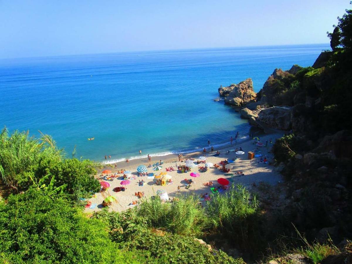 Rico Apartaments Parador Nerja Bagian luar foto